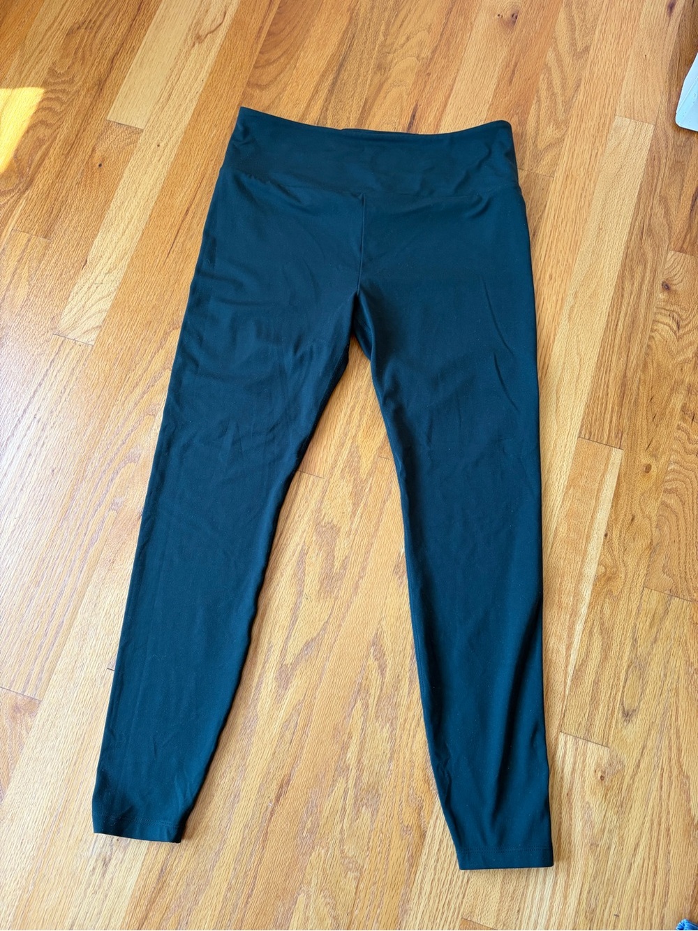 Lou & Grey Green High-Rise Leggings